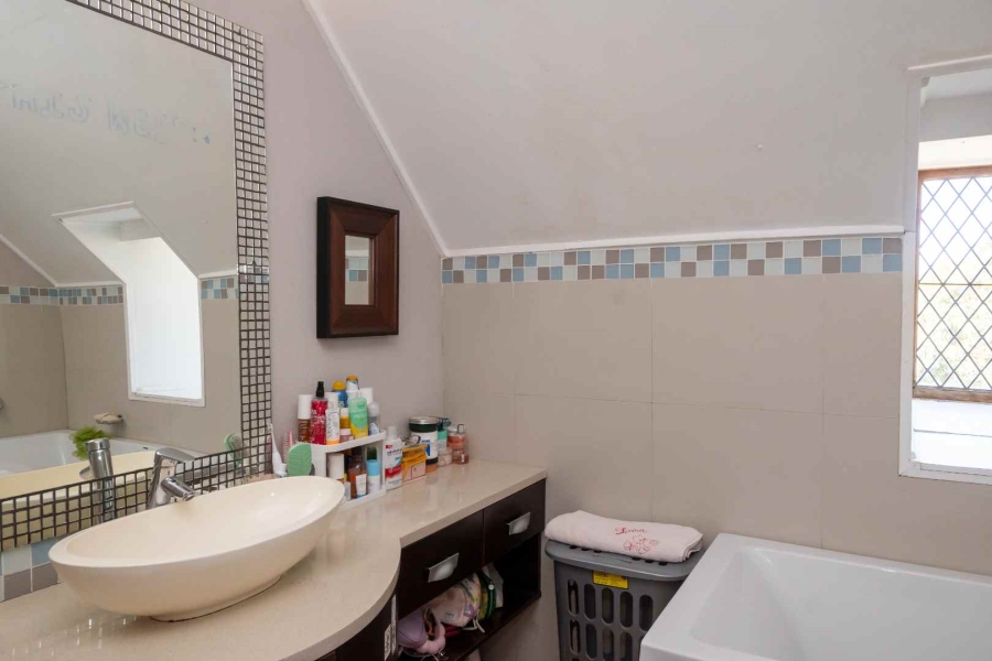 5 Bedroom Property for Sale in Walmer Eastern Cape